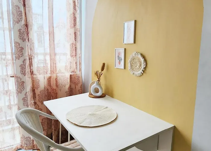 Apartamento Boho Minimalst 1br Familysuite Fame T2 With Netflix Manila